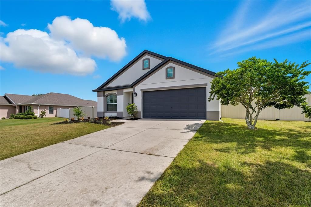 Attached, Backyard, Exterior, Facade, American Craftsman