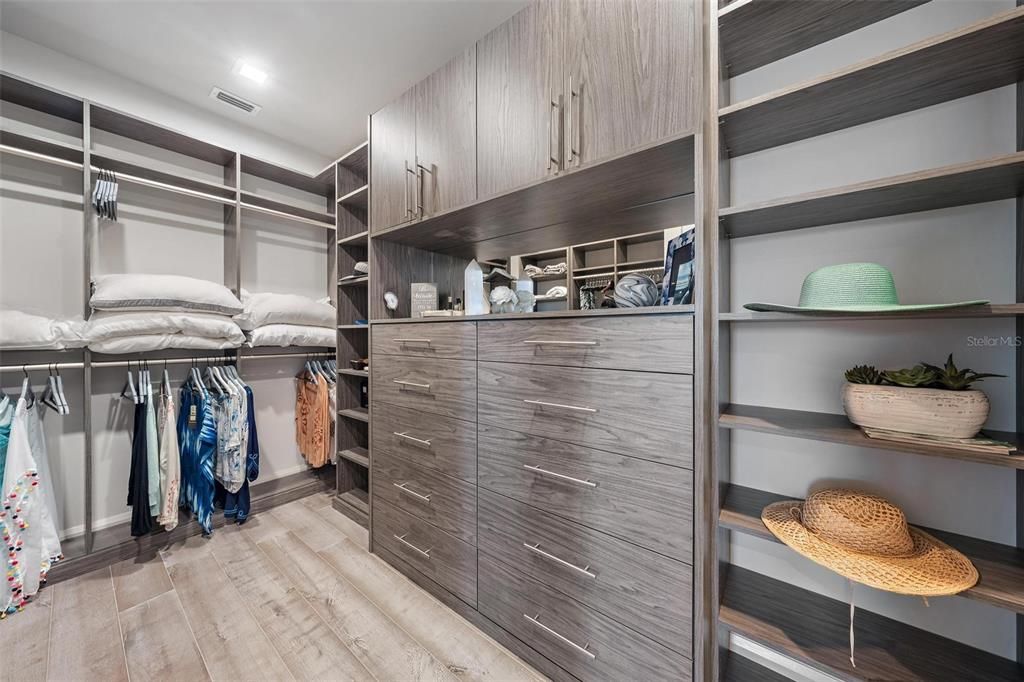 Interior, Recessed Lighting, Walk-in Closets, Wood Texture Flooring