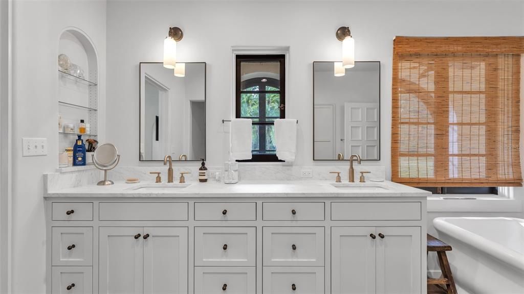 Bathroom, Dual Sink Vanities, Interior