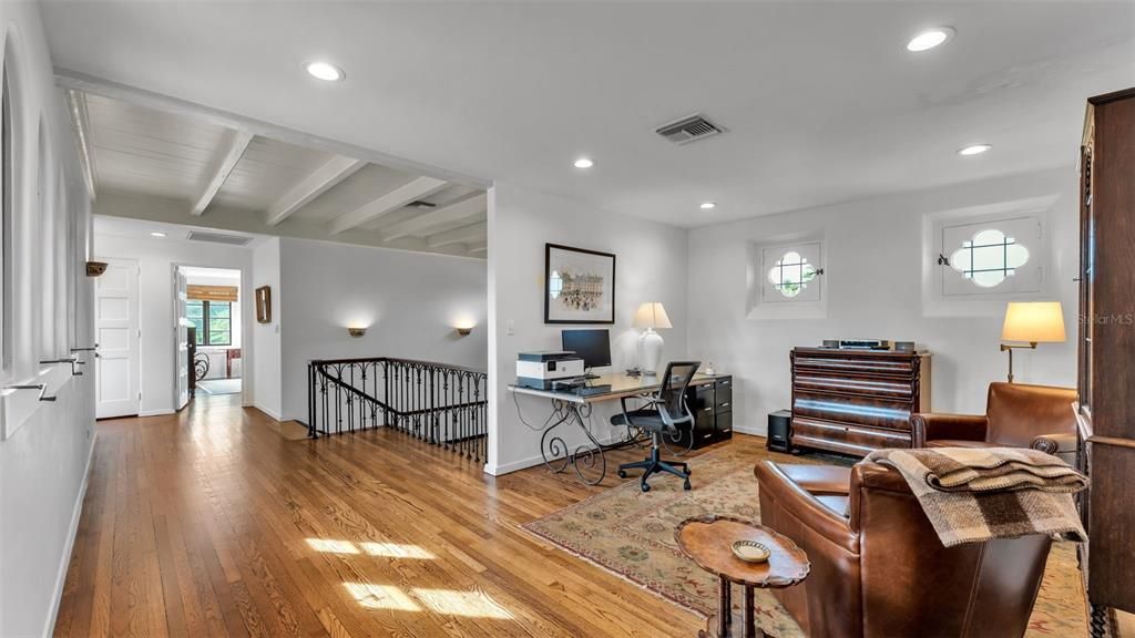 Home Office, Interior, Recessed Lighting, Wood Texture Flooring