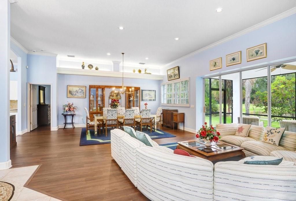 Chandelier, Dining room, Interior, Living room, Recessed Lighting, Wood Texture Flooring