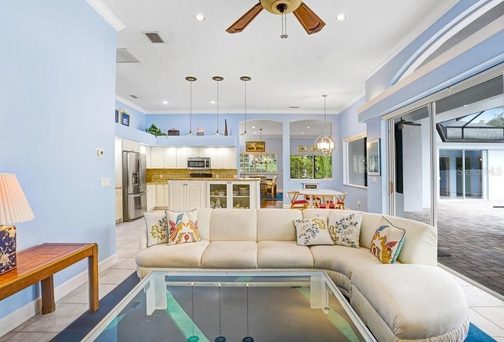 Dining room, Interior, Kitchen, Living room, Pendant Lights, Recessed Lighting, Stainless Steel Appliances