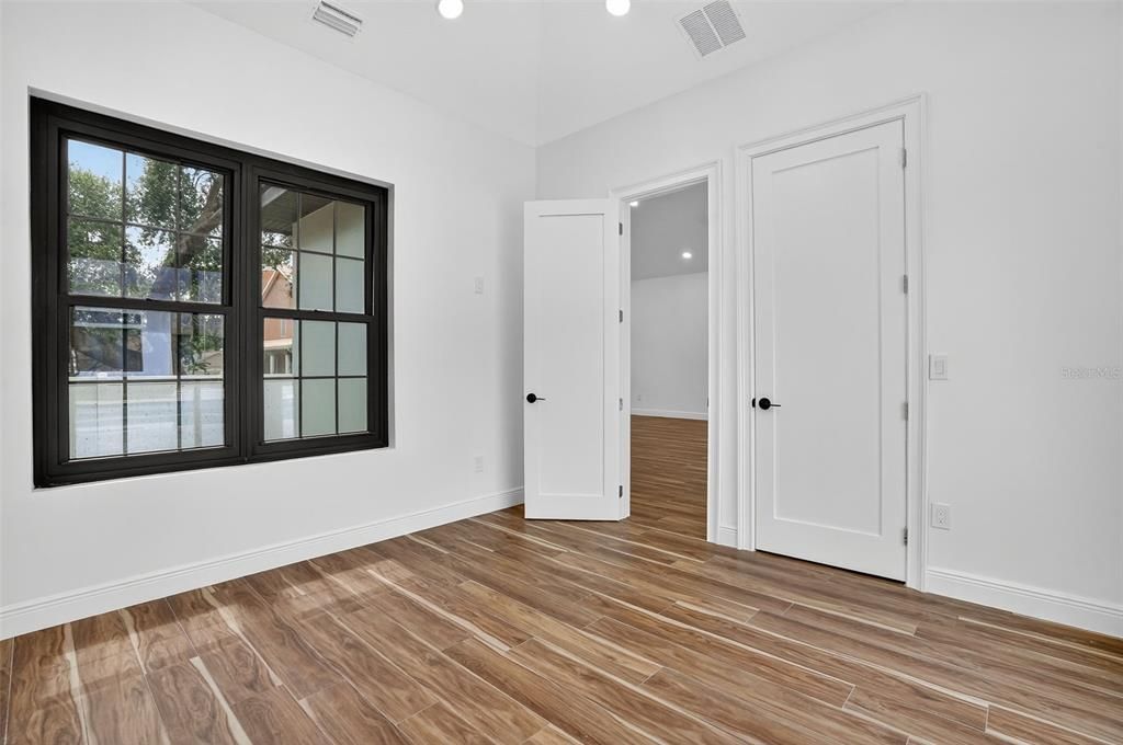 Empty room, Interior, Recessed Lighting, Wood Texture Flooring