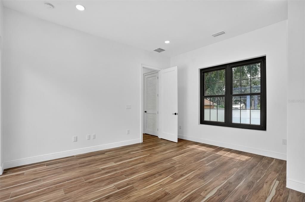 Empty room, Interior, Recessed Lighting, Wood Texture Flooring