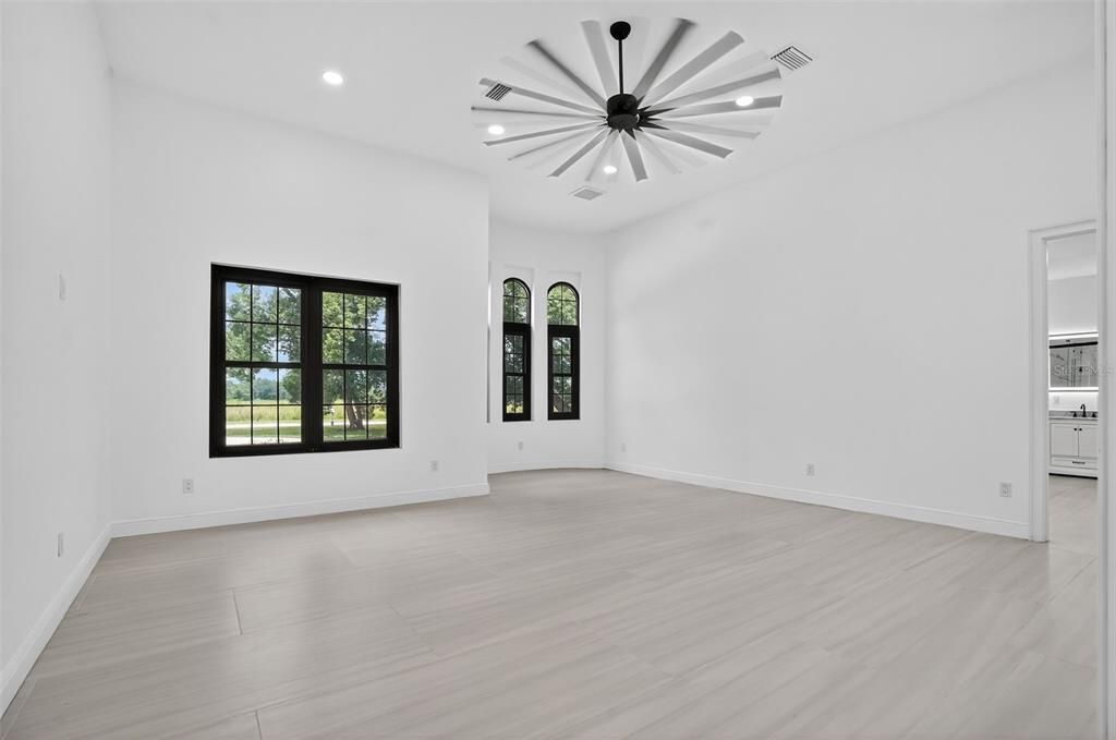 Empty room, Interior, Pendant Lights, Recessed Lighting