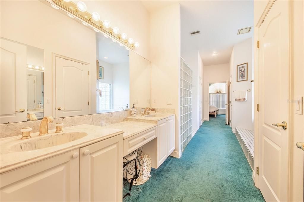 Bathroom, Dual Sink Vanities, Interior, Recessed Lighting