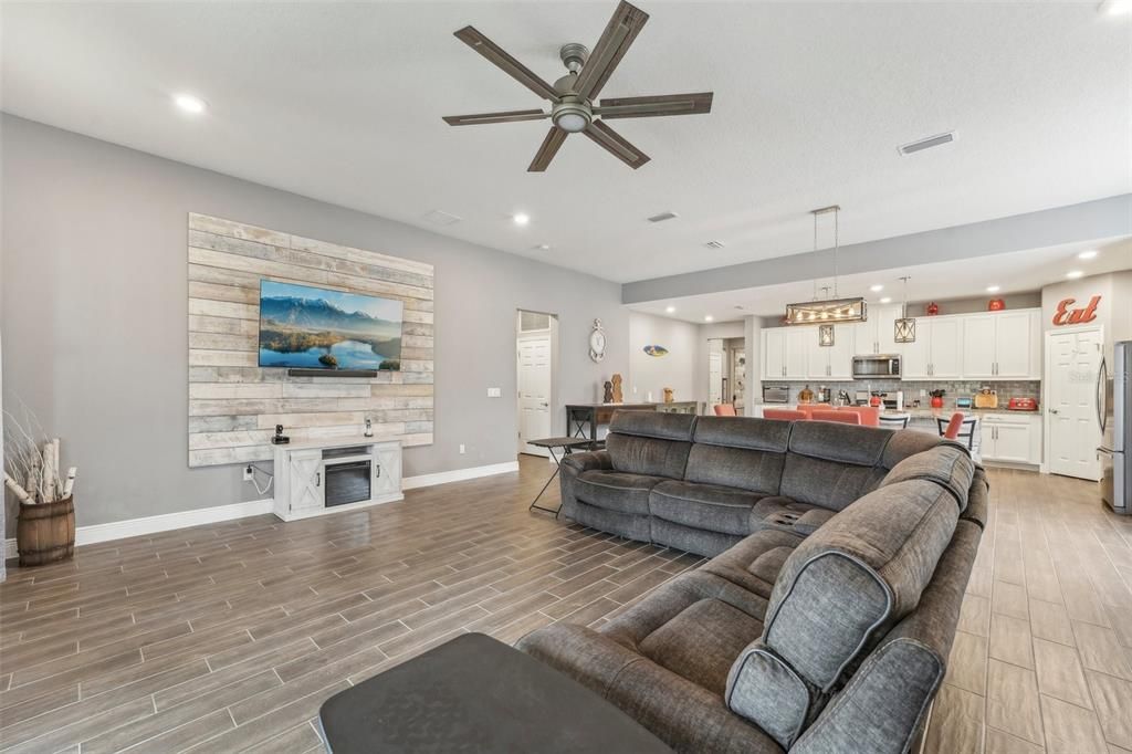 Interior, Kitchen, Living room, Pendant Lights, Recessed Lighting, Wood Texture Flooring