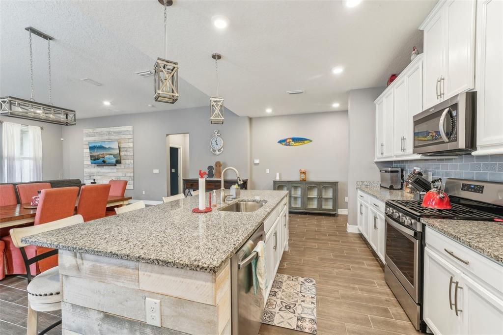 Dining room, Interior, Kitchen, Pendant Lights, Recessed Lighting, Wood Texture Flooring