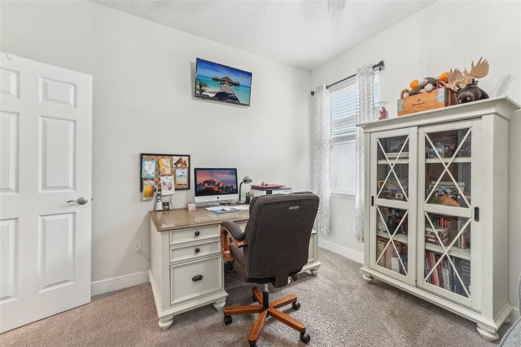 Home Office, Interior