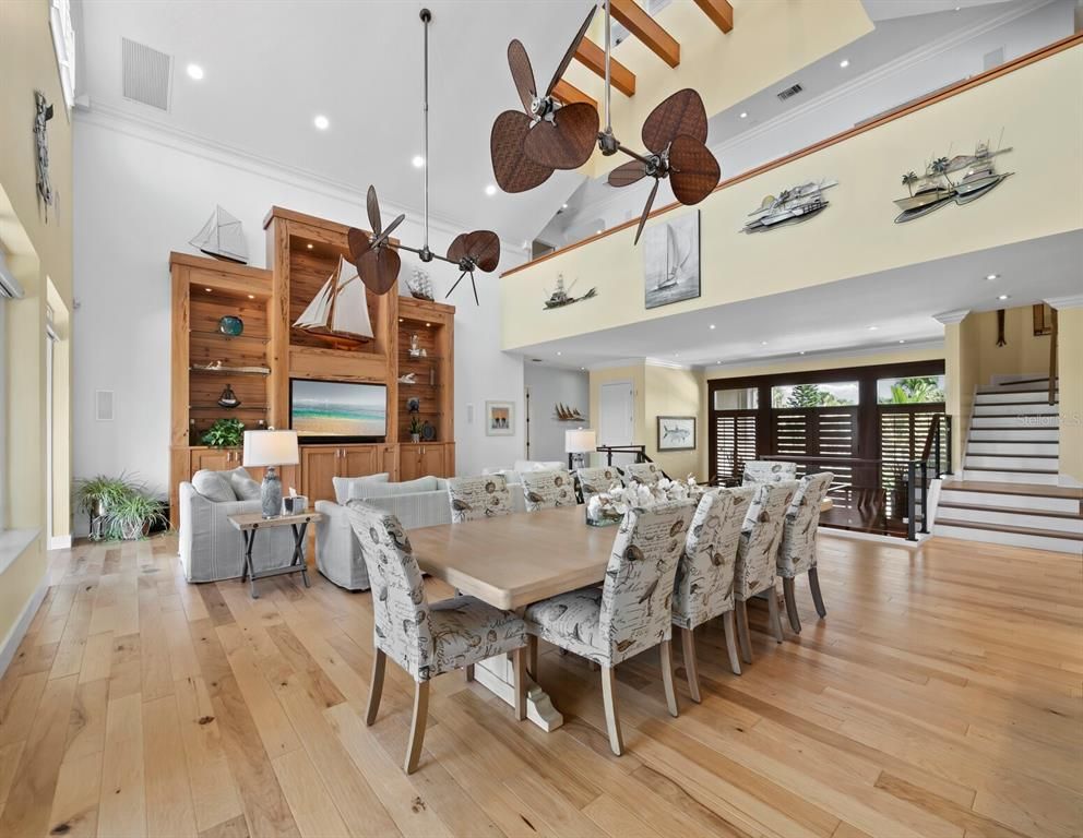 Dining room, Interior, Living room, Recessed Lighting, Wood Texture Flooring