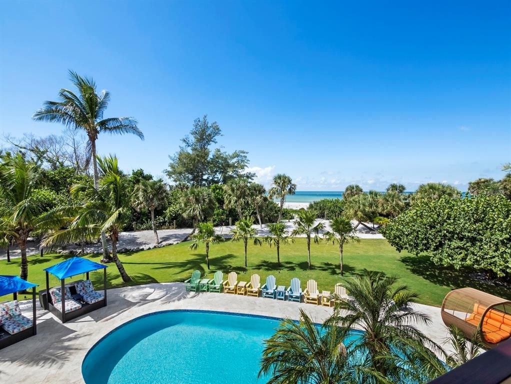 Exterior, Pool, Water