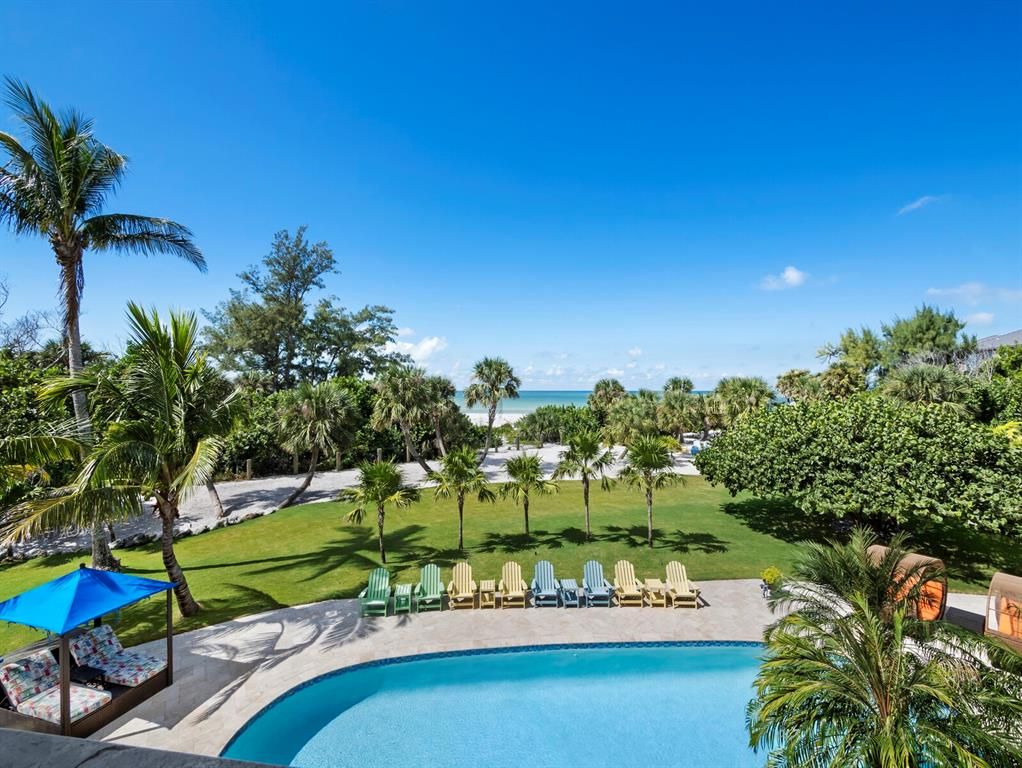 Exterior, Pool, Water