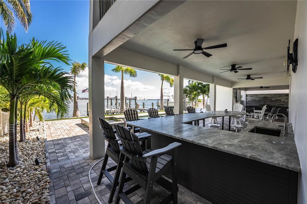 Exterior, Outdoor Kitchen, Water