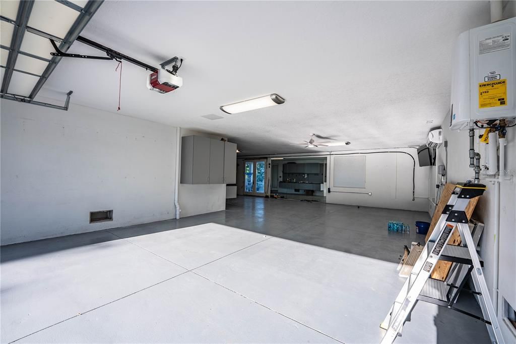 Garage, Interior