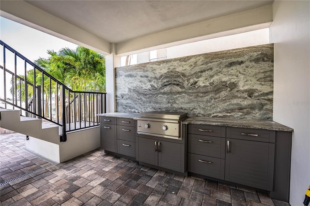 Exterior, Outdoor Kitchen