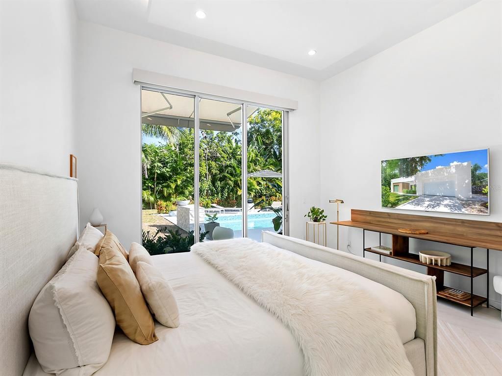 Bedroom, Interior, Recessed Lighting, Water