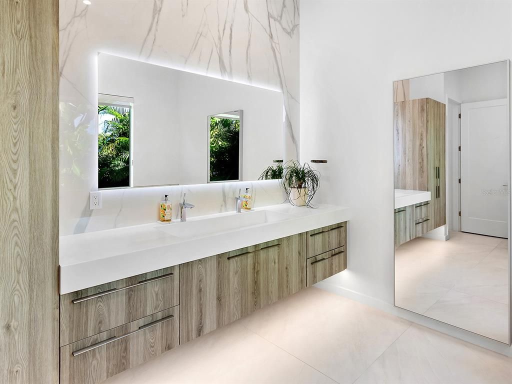 Bathroom, Interior, Marble Walls