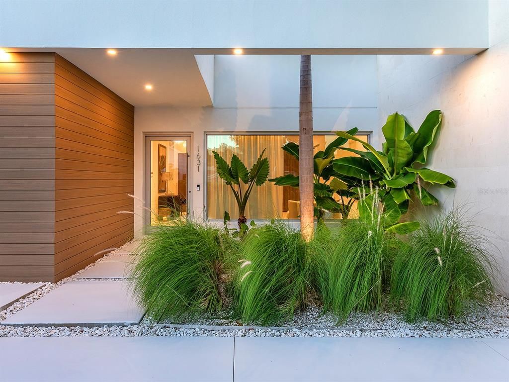 Exterior, Recessed Lighting