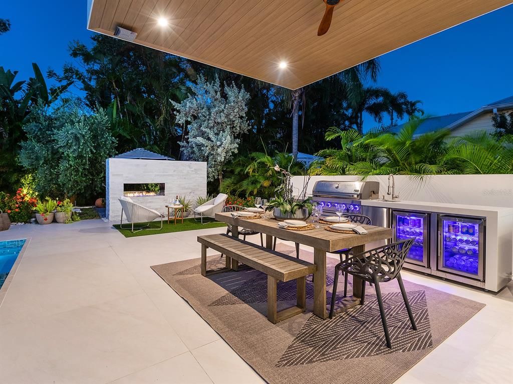 Exterior, Fireplace, Outdoor Kitchen