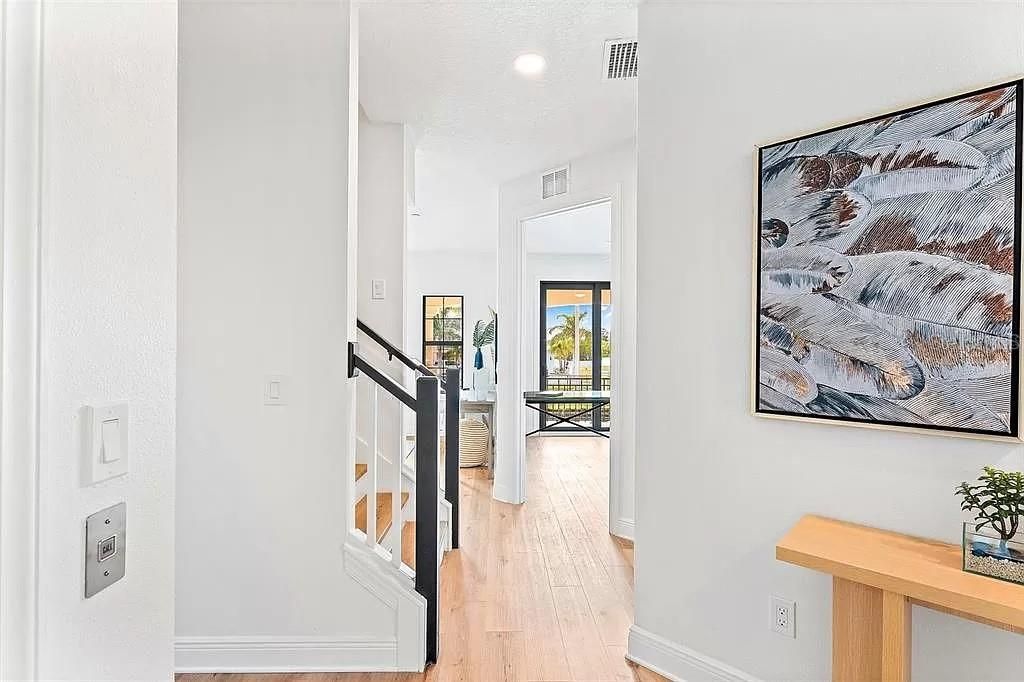 Interior, Recessed Lighting, Wood Texture Flooring