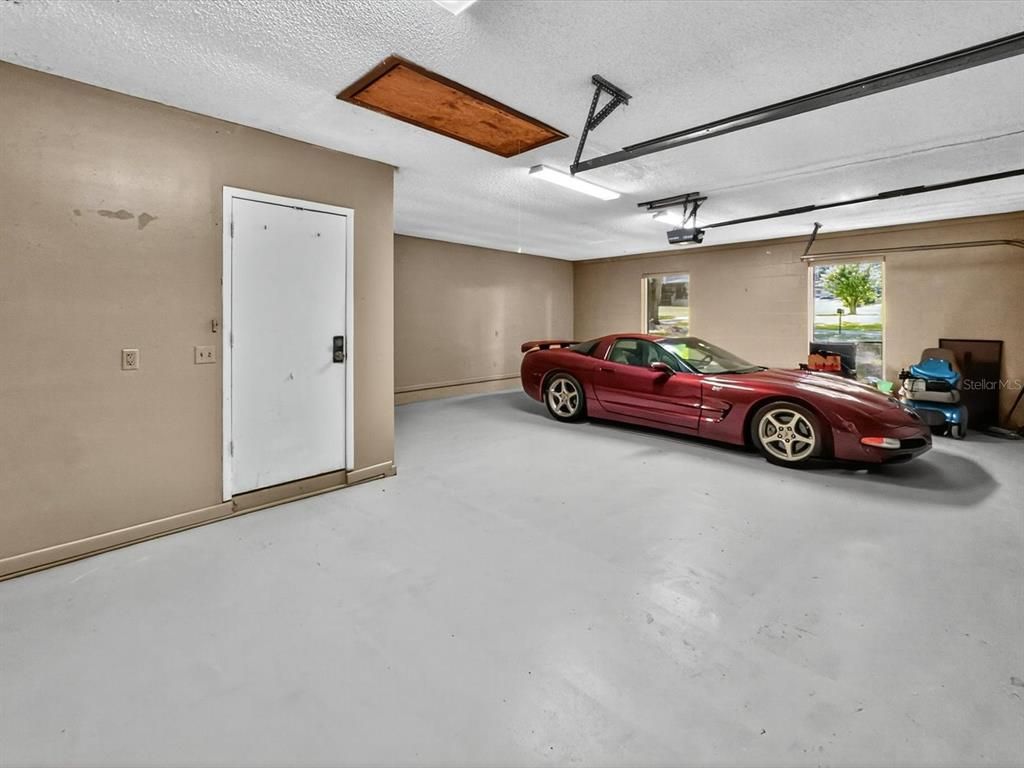 Garage, Interior