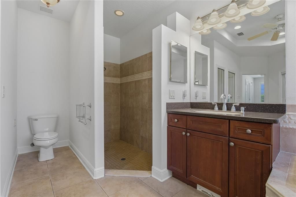 Bathroom, Interior, Recessed Lighting