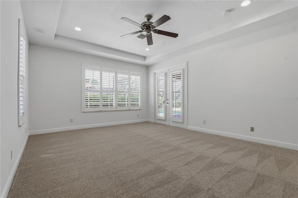 Empty room, Interior, Recessed Lighting