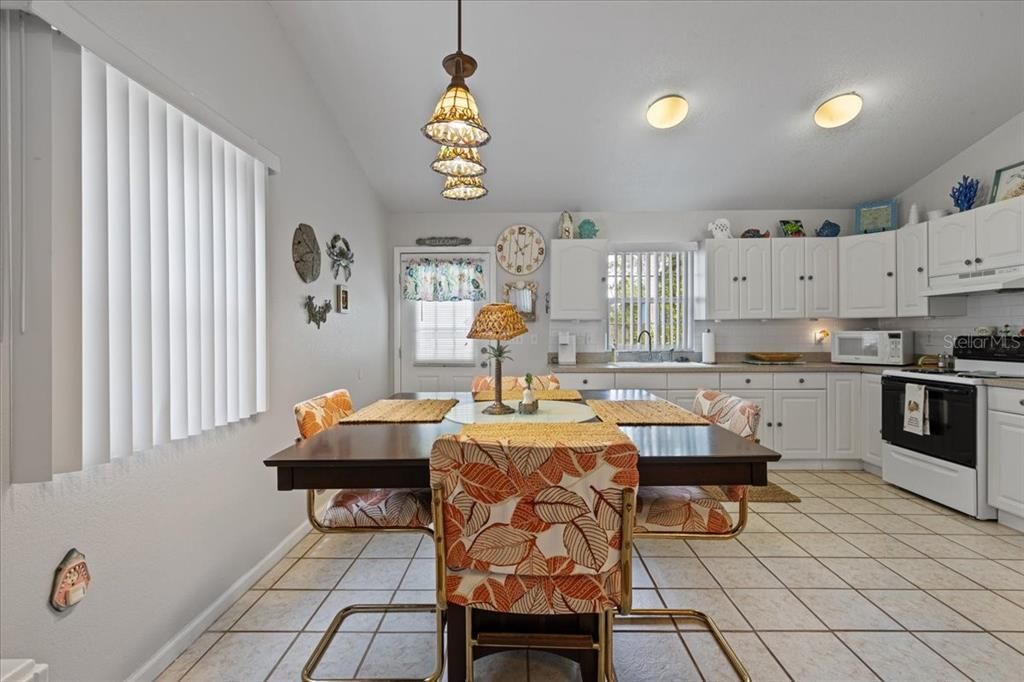 Dining room, Interior, Kitchen, Pendant Lights