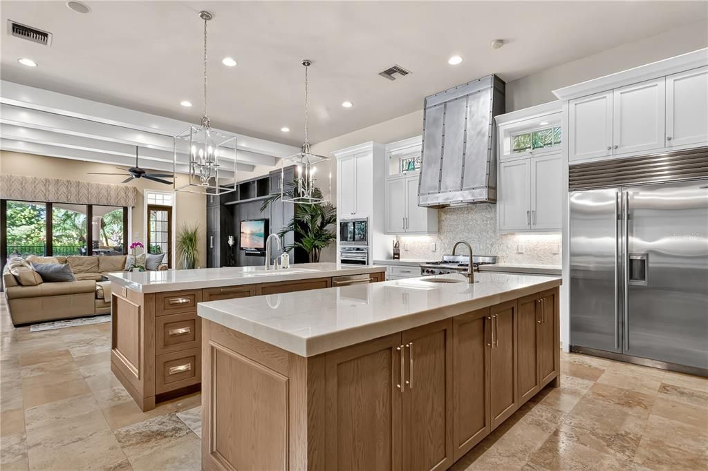 Chandelier, Interior, Kitchen, Living room, Pendant Lights, Recessed Lighting, Stainless Steel Appliances