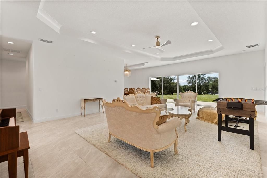 Interior, Living room, Pendant Lights, Recessed Lighting