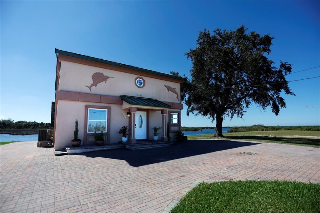 Backyard, Exterior, Water