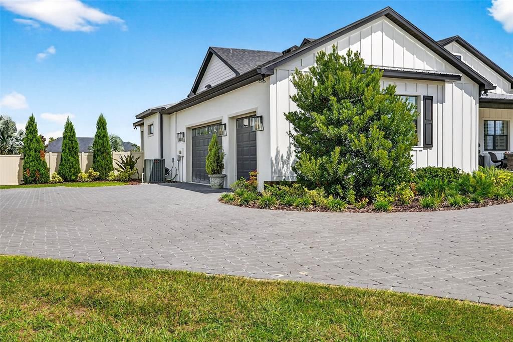 Attached, Exterior, Facade, Farmhouse