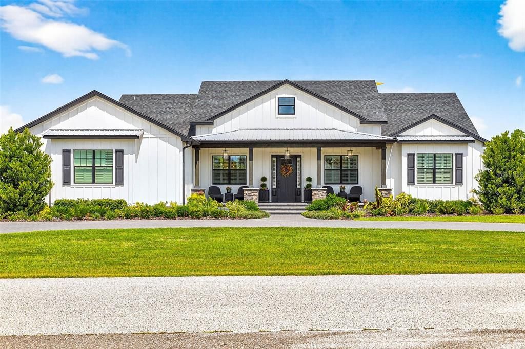Exterior, Facade, Farmhouse