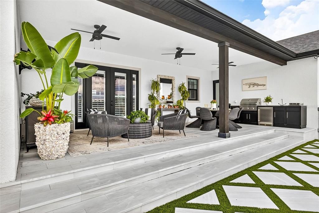 Exterior, Outdoor Kitchen