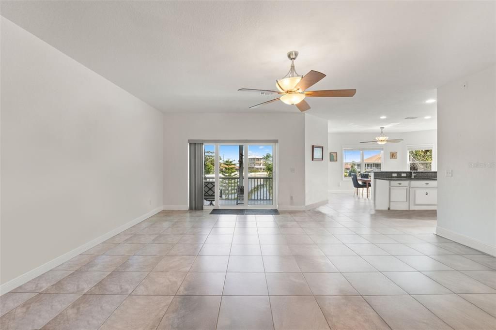 Dining room, Empty room, Interior, Recessed Lighting