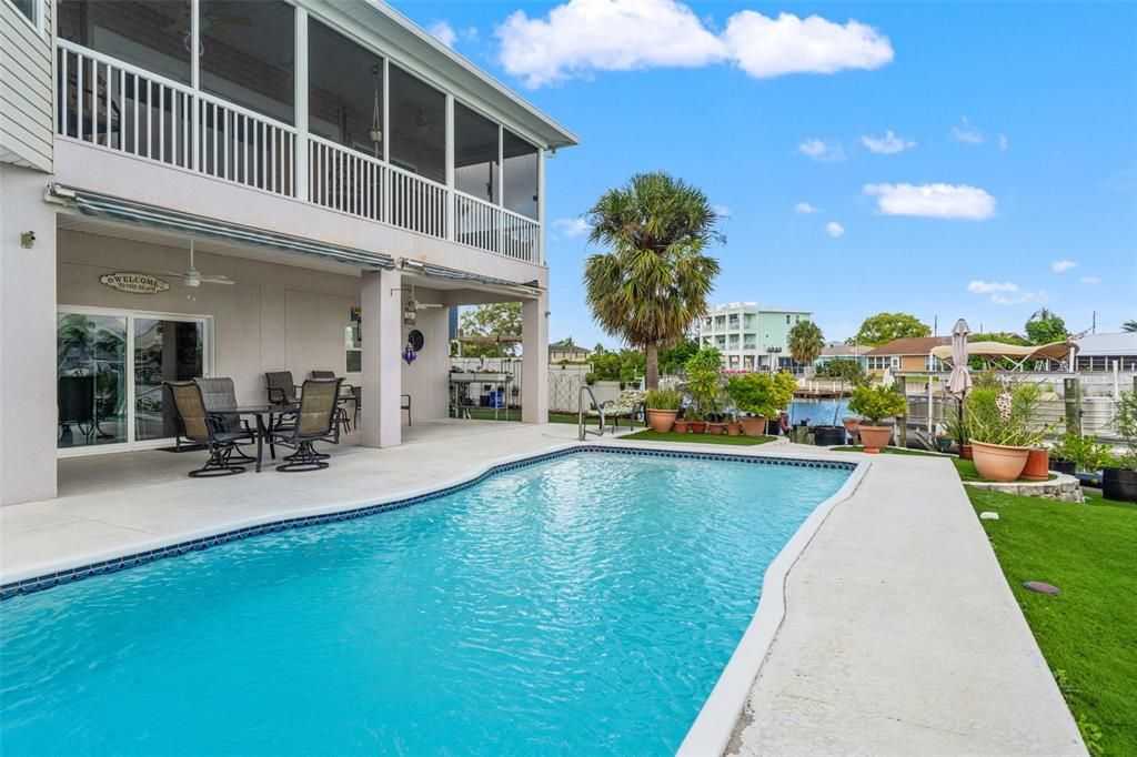 Exterior, Pool, Water