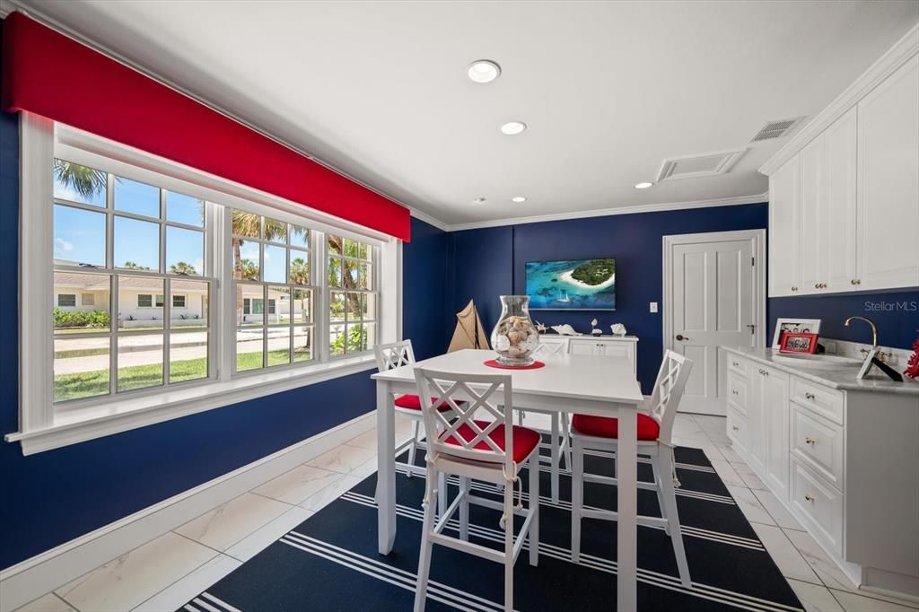 Dining room, Interior, Recessed Lighting