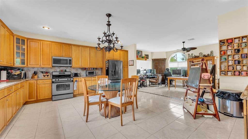 Chandelier, Dining room, Interior, Kitchen, Recessed Lighting