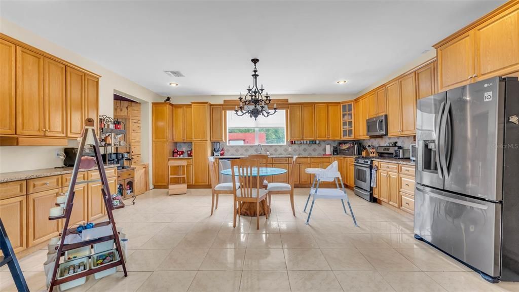 Chandelier, Dining room, Interior, Kitchen, Recessed Lighting