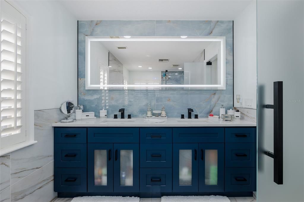 Bathroom, Interior, Recessed Lighting