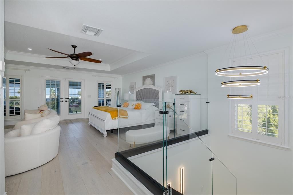 Bedroom, Interior, Living room, Pendant Lights, Recessed Lighting, Wood Texture Flooring