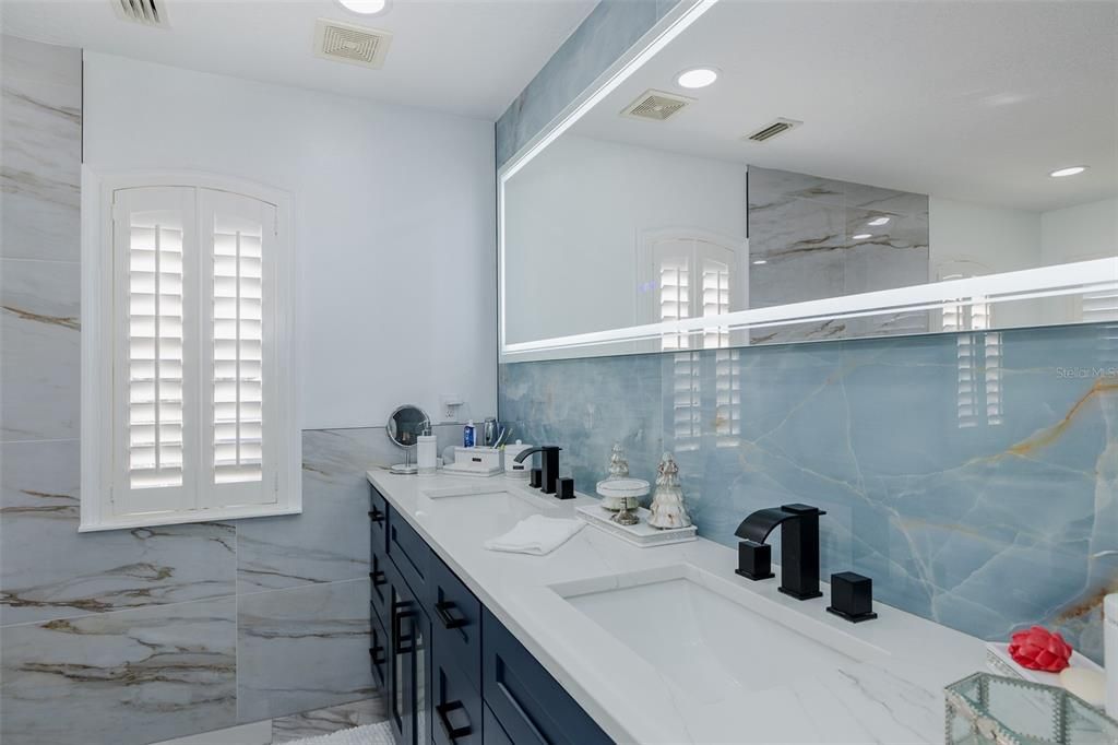 Bathroom, Interior, Marble, Marble Walls, Recessed Lighting