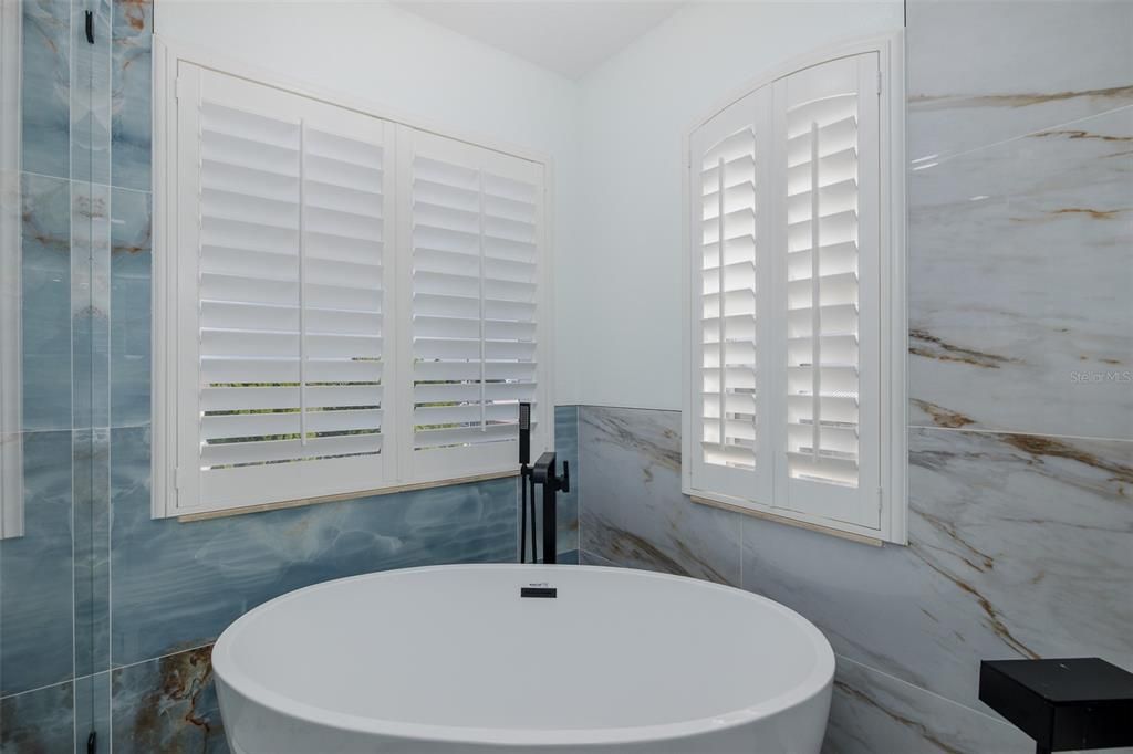 Bathroom, Free Standing Baths, Interior, Marble Walls