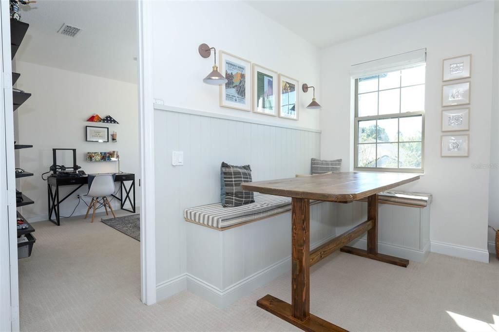 Home Office, Interior