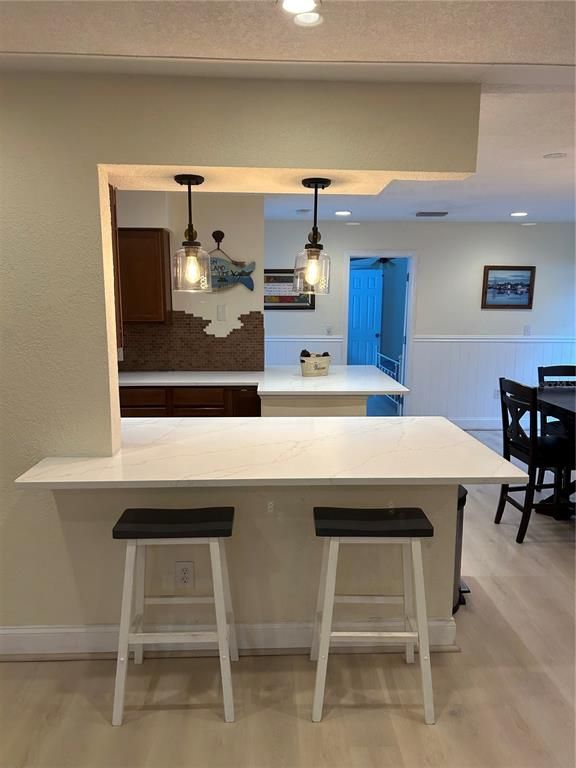 Interior, Pendant Lights, Recessed Lighting, Wood Texture Flooring