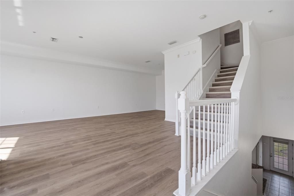 Interior, Recessed Lighting, Wood Texture Flooring