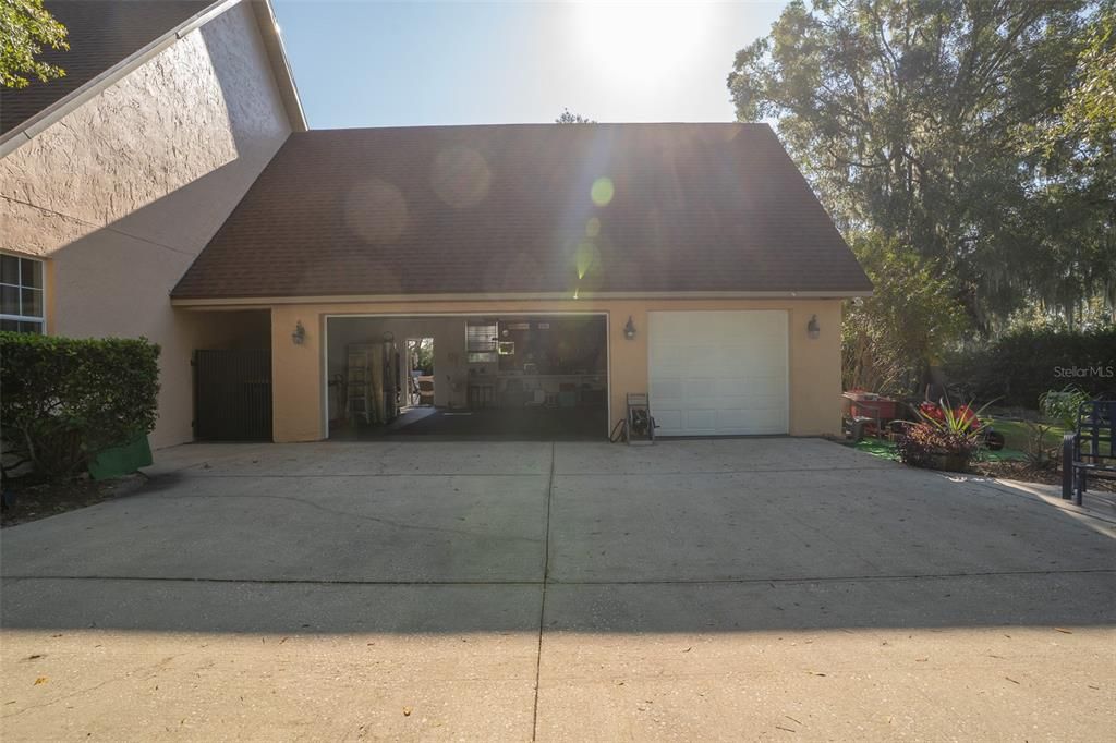 Attached, Exterior, Facade, Ranch