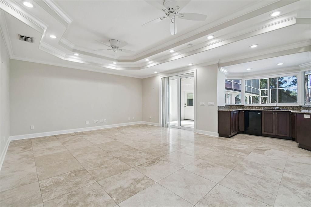 Empty room, Interior, Recessed Lighting