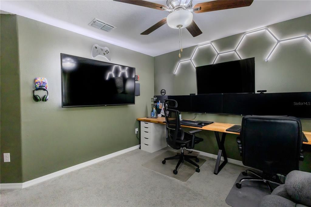 Home Office, Interior