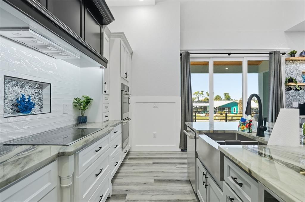 Interior, Kitchen, Recessed Lighting, Water, Wood Texture Flooring
